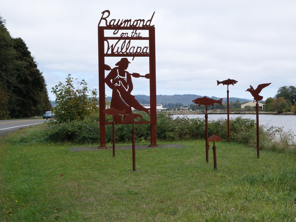 One of the many metal public sculptures within the town